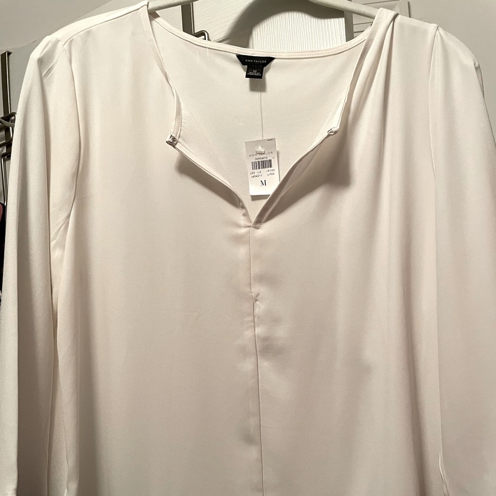 NEW NWT Ann Taylor white blouse - Sz Medium